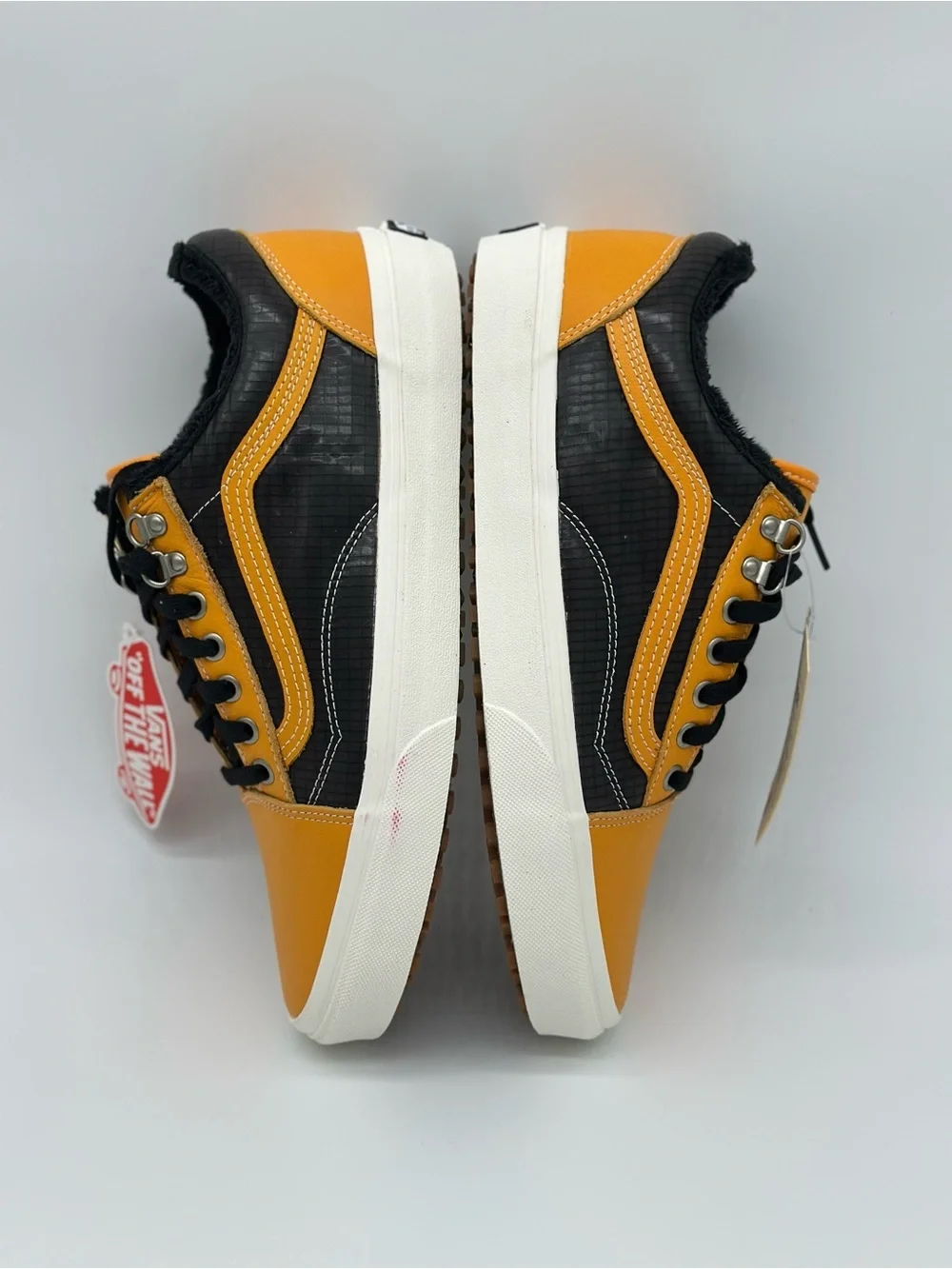 Vans Low Top Sneakers in Mustard Yellow & Black